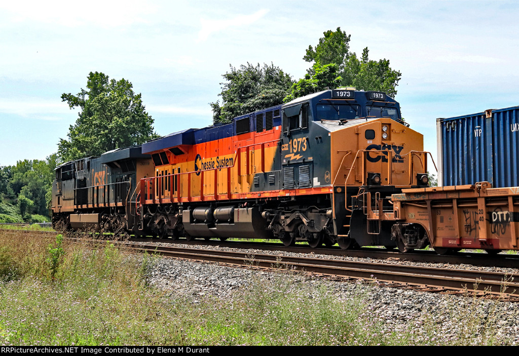 CSX 1973 on I-008